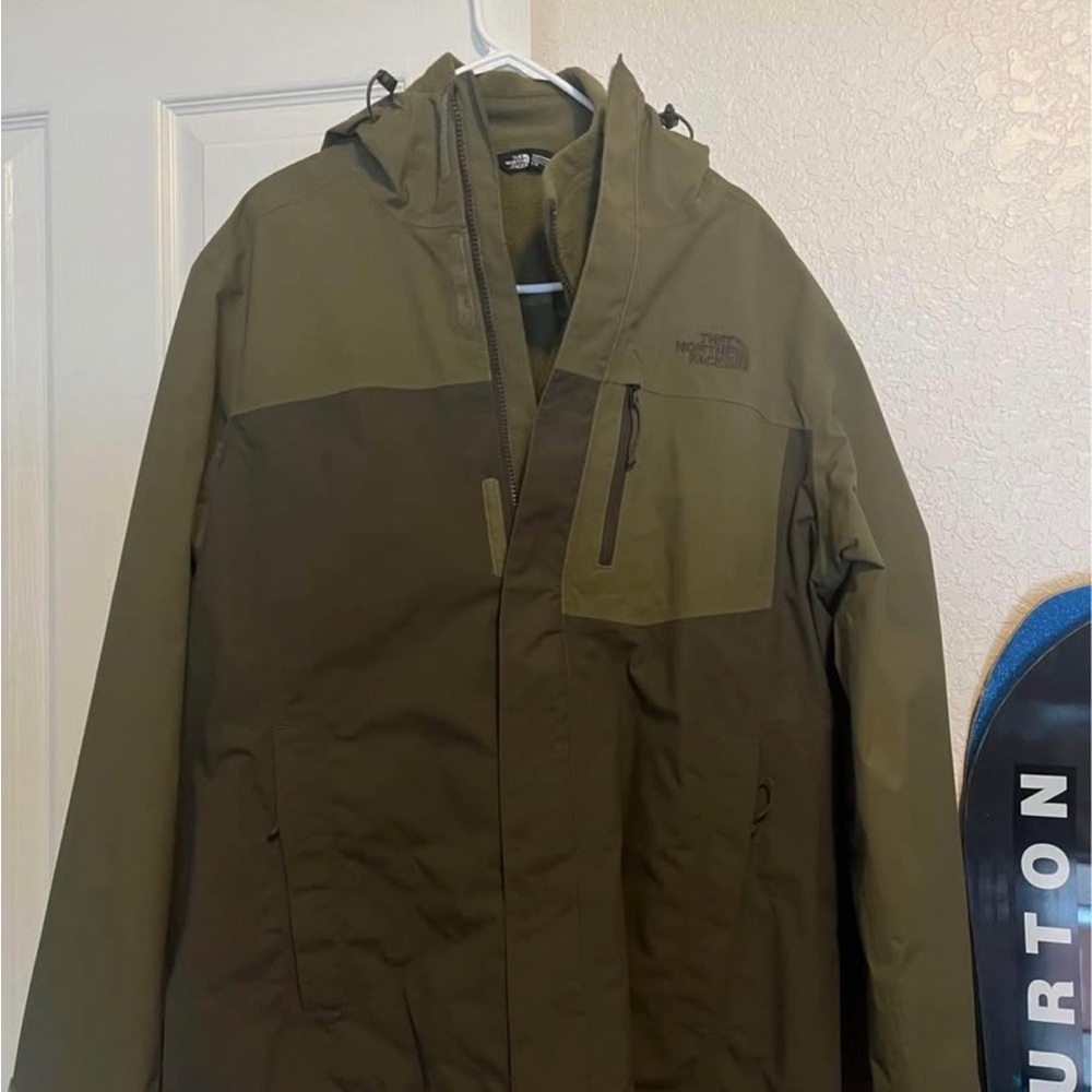 The North Face Men's Green snowboard/ski Jacket